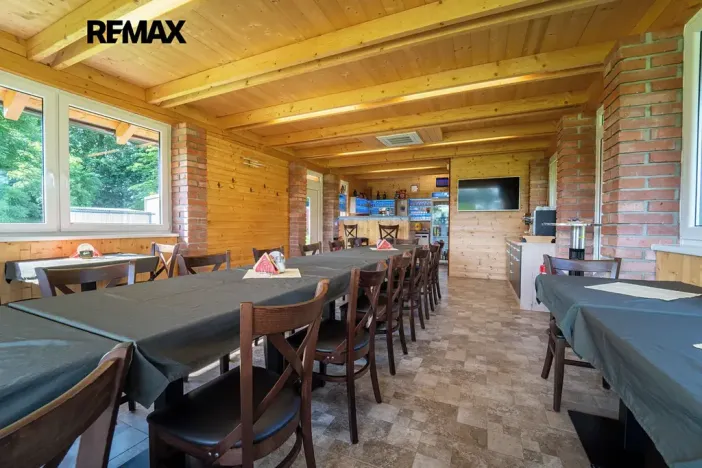 Prodej komerční nemovitosti, Chrášťany, 10917 m2