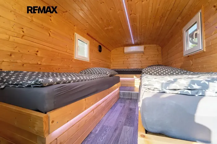 Prodej komerční nemovitosti, Chrášťany, 10917 m2