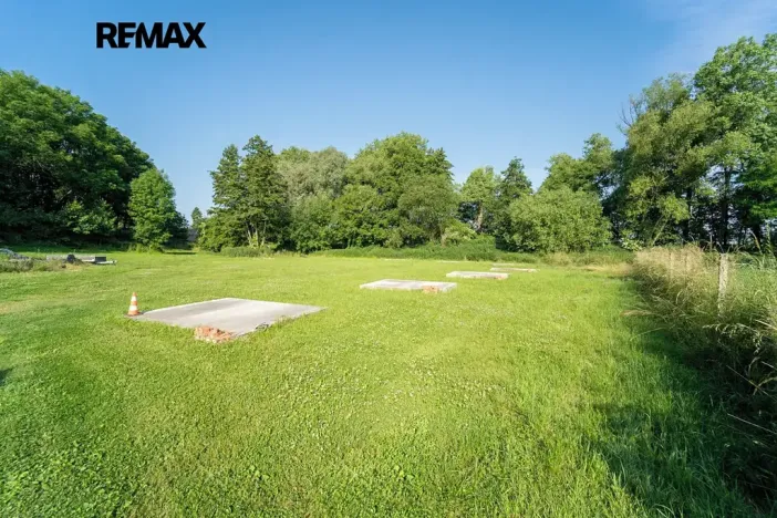 Prodej komerční nemovitosti, Chrášťany, 10917 m2