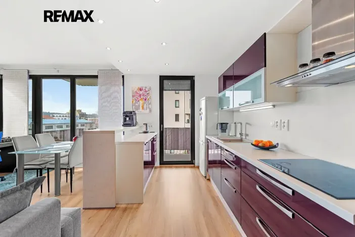 Pronájem bytu 2+kk, Praha - Vysočany, Sousedíkova, 55 m2