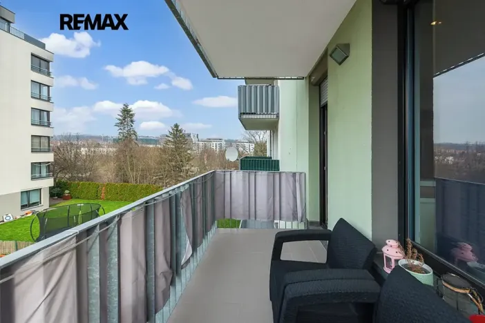 Pronájem bytu 2+kk, Praha - Vysočany, Sousedíkova, 55 m2