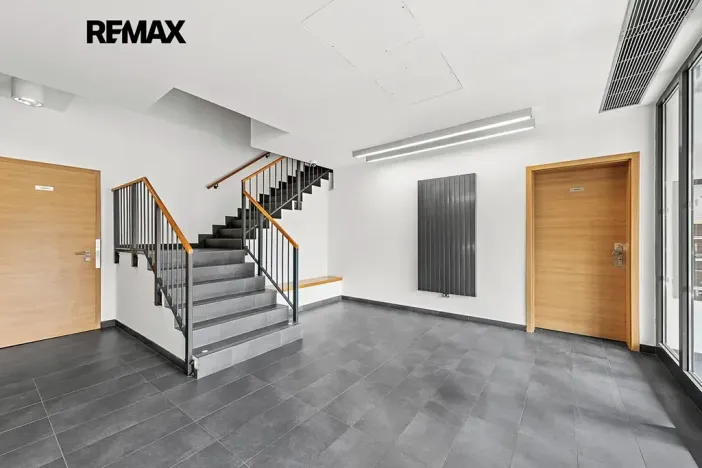 Pronájem bytu 2+kk, Praha - Vysočany, Sousedíkova, 55 m2