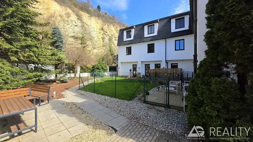 Prodej bytu 3+kk, Praha - Hlubočepy, Pod Žvahovem, 88 m2