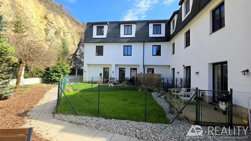 Prodej bytu 3+kk, Praha - Hlubočepy, Pod Žvahovem, 88 m2