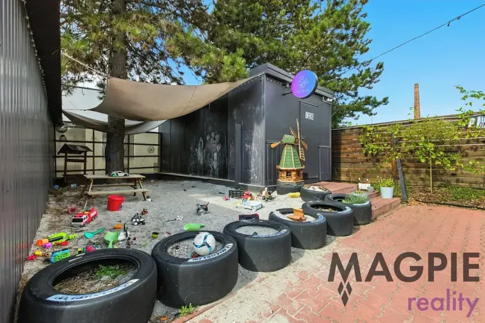 Pronájem restaurace, Praha - Uhříněves, Přátelství, 172 m2