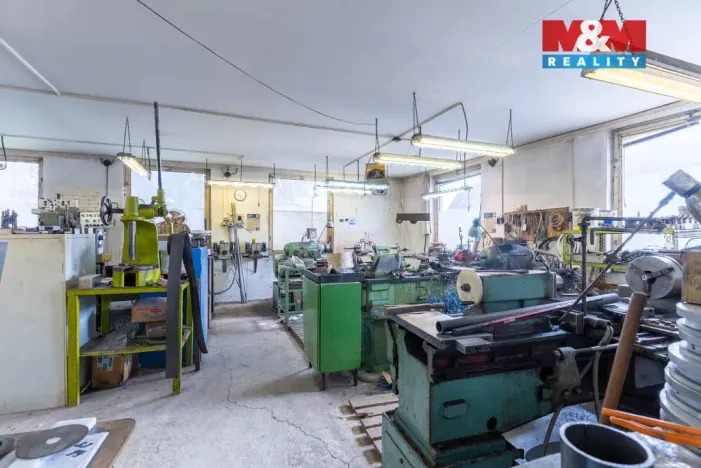 Prodej výrobních prostor, Bedihošť, Komenského, 180 m2
