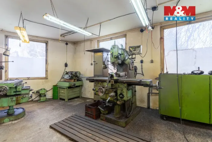 Prodej výrobních prostor, Bedihošť, Komenského, 180 m2