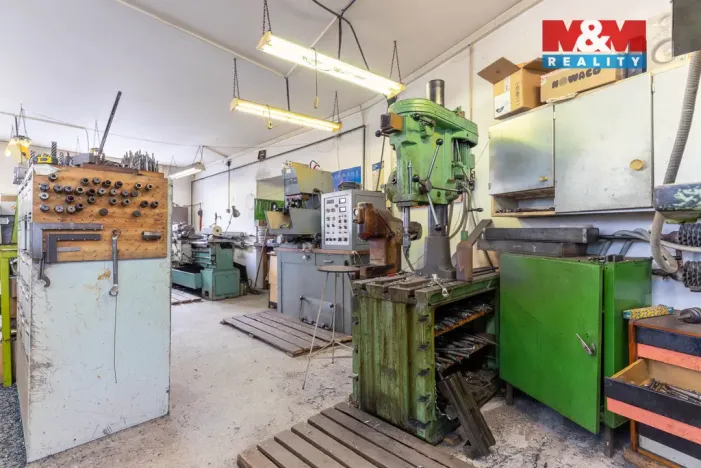 Prodej výrobních prostor, Bedihošť, Komenského, 180 m2