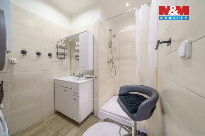 Prodej bytu 2+1, Karlovy Vary - Rybáře, Sokolovská, 77 m2