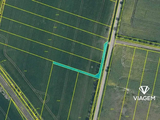 Prodej podílu pole, Dobrovice, 2305 m2