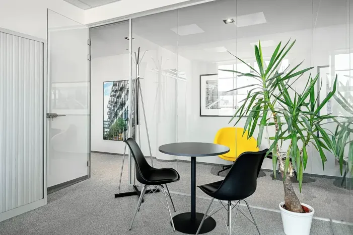 Pronájem obchodního prostoru, Praha - Holešovice, U Uranie, 500 m2