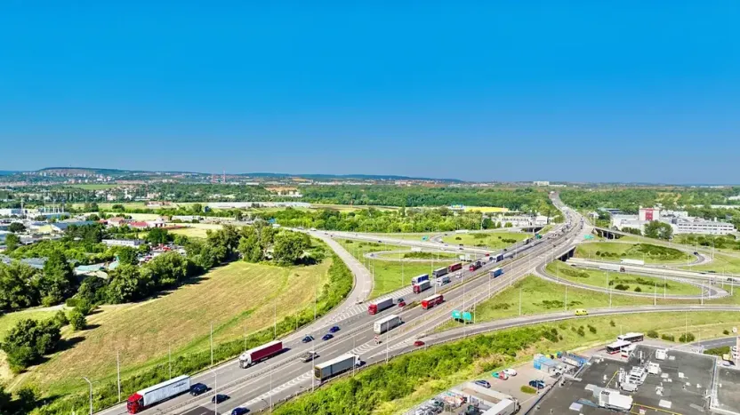 Prodej komerčního pozemku, Brno, Hněvkovského, 35094 m2