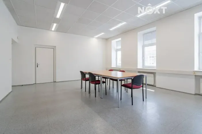 Prodej kanceláře, České Budějovice, Jírovcova, 784 m2