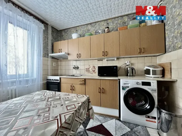 Prodej bytu 3+1, Uhlířské Janovice, 1. máje, 70 m2