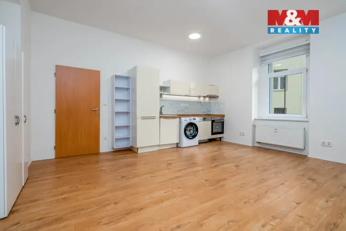 Pronájem bytu 1+kk, Praha - Vysočany, Spojovací, 35 m2