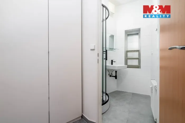 Pronájem bytu 1+kk, Praha - Vysočany, Spojovací, 35 m2