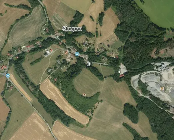 Prodej podílu komerčního pozemku, Sloupno, 2921 m2