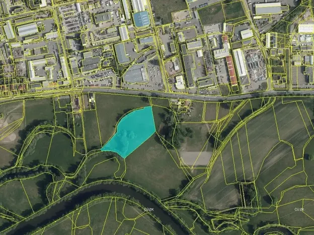 Prodej podílu pole, Hradec Králové, 5356 m2