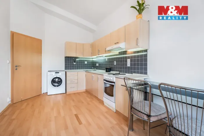 Pronájem bytu 2+kk, Liberec - Liberec VI-Rochlice, Nádvorní, 45 m2