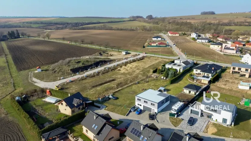 Prodej pozemku, Holubice, 703 m2