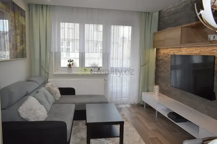 Pronájem bytu 2+kk, Brno, Ypsilantiho, 42 m2