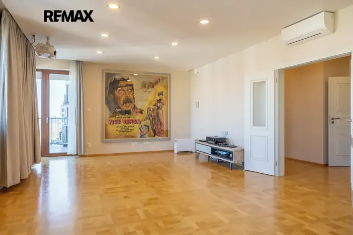 Prodej bytu 6+kk a větší, Praha - Hrdlořezy, Učňovská, 194 m2