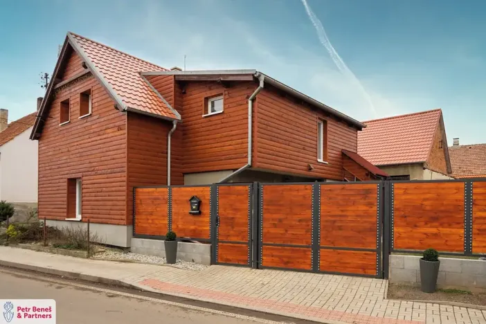 Prodej rodinného domu, Kolešov, 198 m2