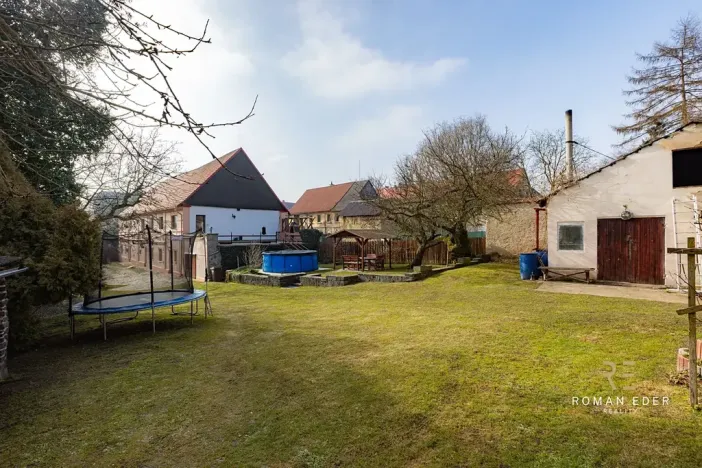 Prodej vícegeneračního domu, Chotiněves, 495 m2