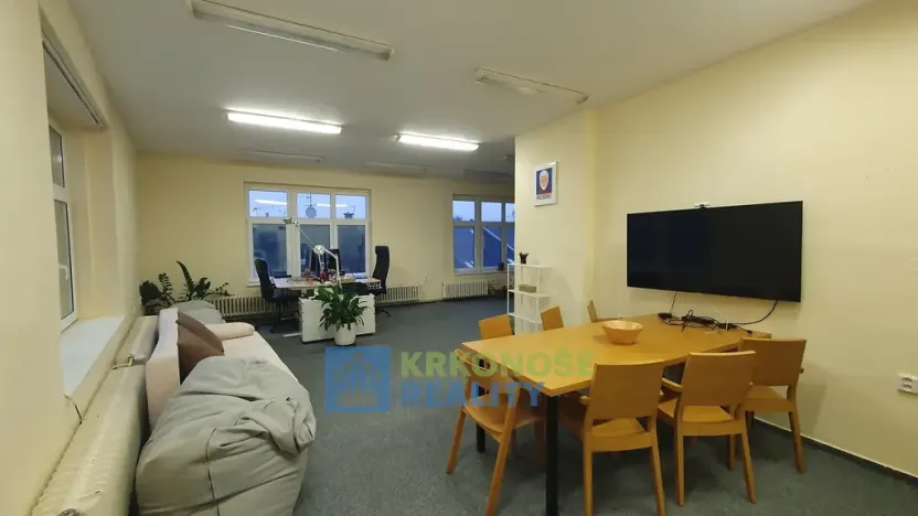 Pronájem kanceláře, Trutnov - Vnitřní Město, Pražská, 56 m2