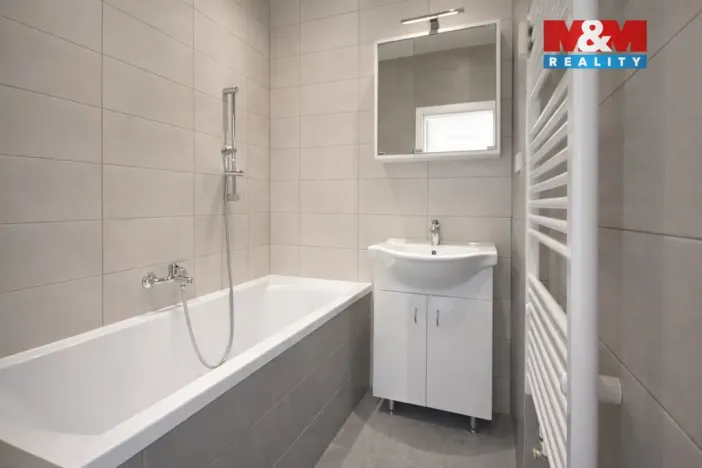 Pronájem bytu 1+1, Neratovice, Dr. E. Beneše, 37 m2