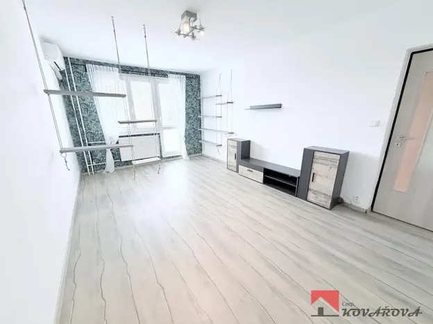 Pronájem bytu 2+1, Kralupy nad Vltavou, Dr. E. Beneše, 55 m2