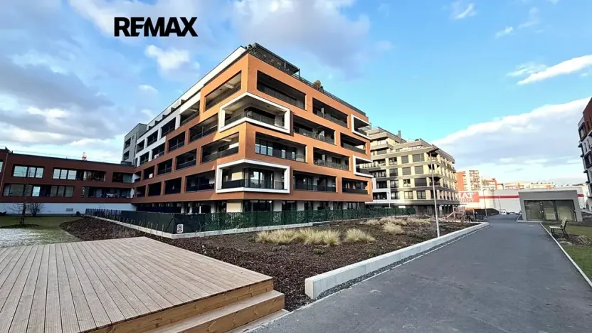 Pronájem bytu 1+kk, Praha - Hloubětín, Poděbradská, 45 m2