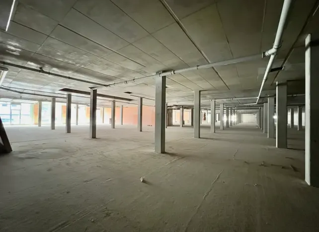 Pronájem obchodního prostoru, Hradec Králové, Kollárova, 3447 m2