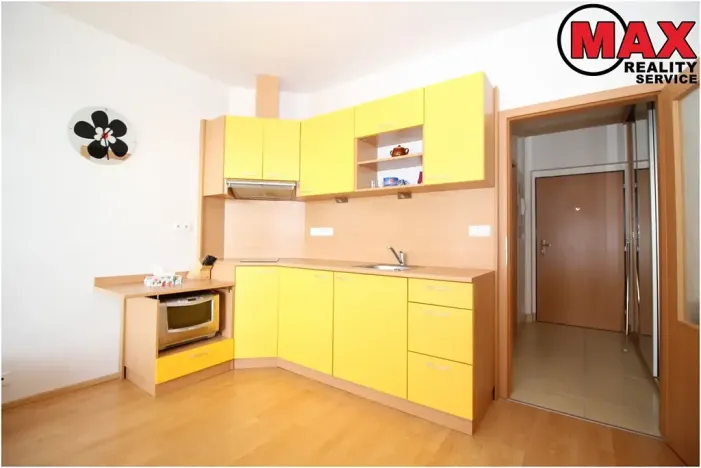 Pronájem bytu 1+kk, Praha - Hloubětín, Nepelova, 35 m2