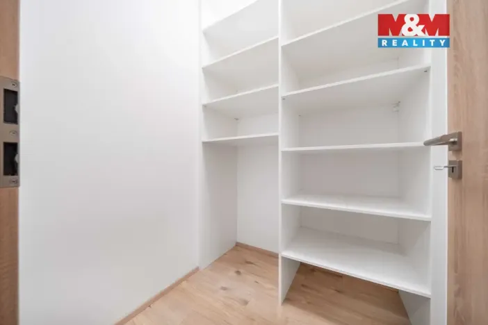 Pronájem bytu 1+kk, Třemošná, Školní, 32 m2