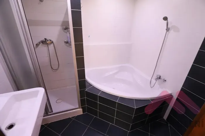 Pronájem bytu 3+kk, Praha - Záběhlice, Mattioliho, 82 m2