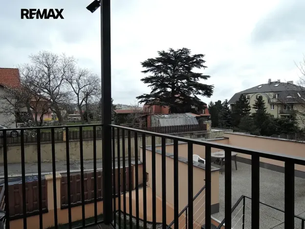 Pronájem bytu 2+kk, Praha - Smíchov, U Malvazinky, 40 m2