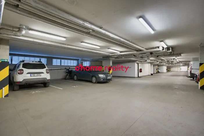 Prodej garážového stání, Olomouc, Edvarda Beneše, 13 m2