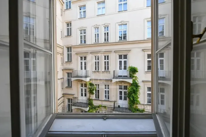 Pronájem kanceláře, Praha - Nové Město, Lazarská, 110 m2