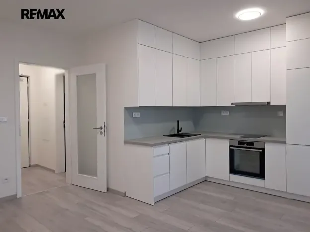 Pronájem bytu 1+kk, Praha - Modřany, Zlochova, 49 m2