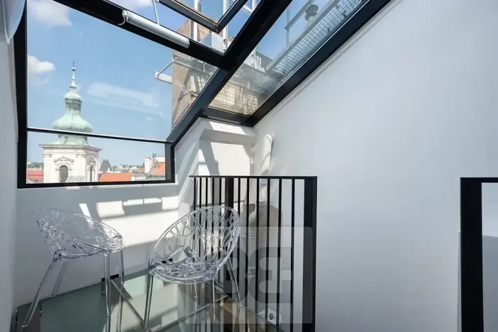 Pronájem bytu 2+kk, Praha - Staré Město, Staroměstské náměstí, 60 m2