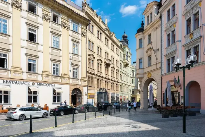 Pronájem bytu 2+kk, Praha - Staré Město, Staroměstské náměstí, 60 m2
