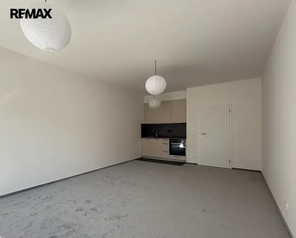 Pronájem bytu 1+kk, Praha - Vysočany, Gerstelova, 35 m2