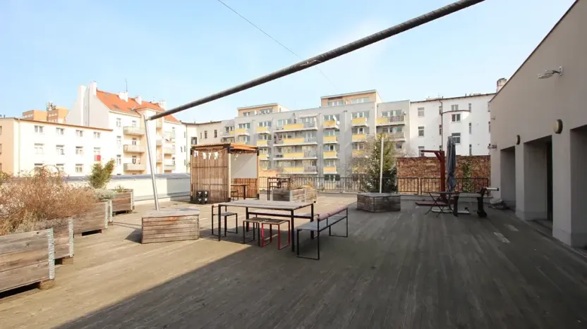 Pronájem kanceláře, Praha - Libeň, Lihovarská, 706 m2