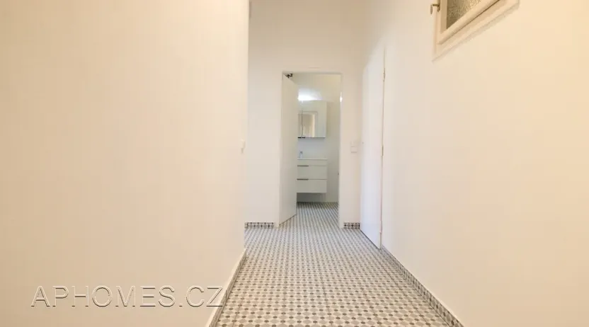 Pronájem bytu 2+kk, Praha - Nusle, U čtyř domů, 60 m2