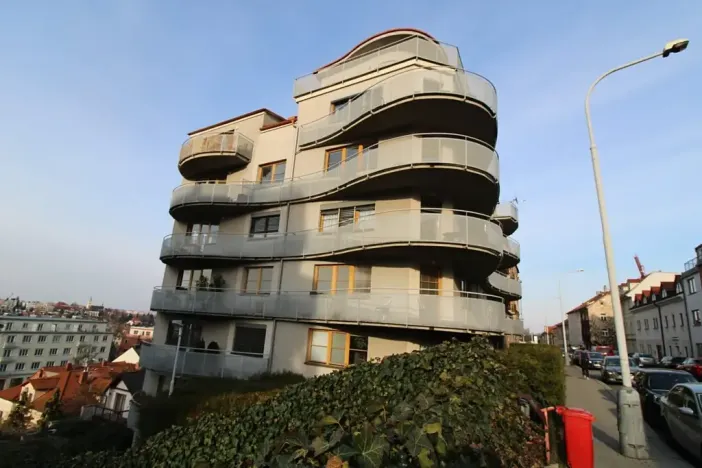 Pronájem bytu 2+kk, Praha - Břevnov, Šlikova, 75 m2