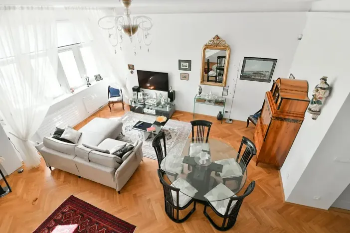 Prodej atypického bytu, Praha, Valentinská, 108 m2