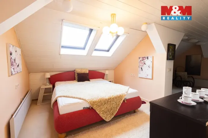 Prodej rodinného domu, Loučim, 300 m2