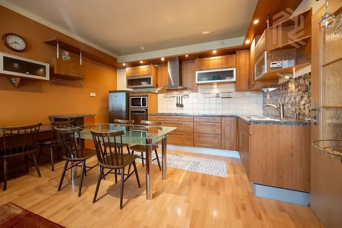 Pronájem bytu 2+kk, Praha - Prosek, Vysočanská, 67 m2