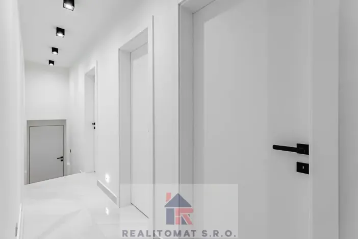 Pronájem rodinného domu, Praha - Komořany, Pod lesem, 127 m2